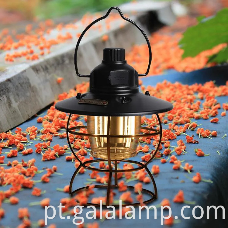 Lâmpada de acampamento de LED à prova d'água com carregamento USB para o ar livre